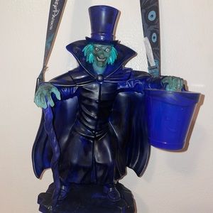 SOLD Hat box ghost sipper